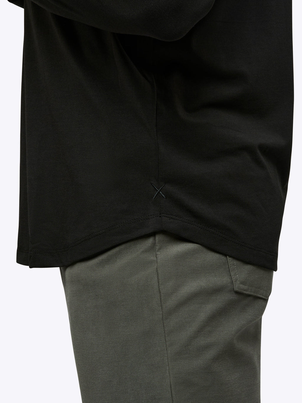 AO Long Sleeve Curve-Hem Tee | Black Signature-fit PYCA Pro®