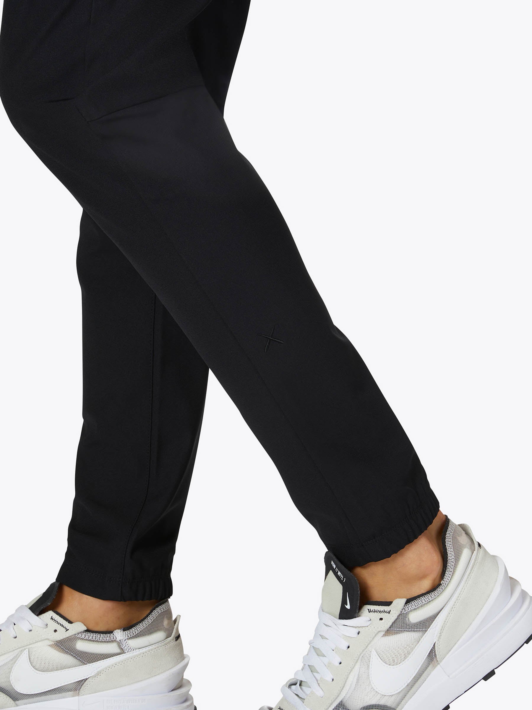 AO Jogger Pant Tall | Black Slim-fit Versaknit®