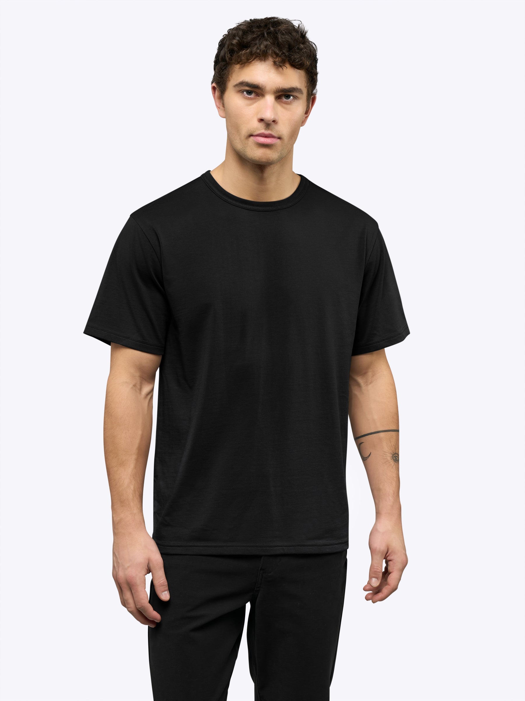 [info]--Tom is 6'1, 180lbs and wears a size L