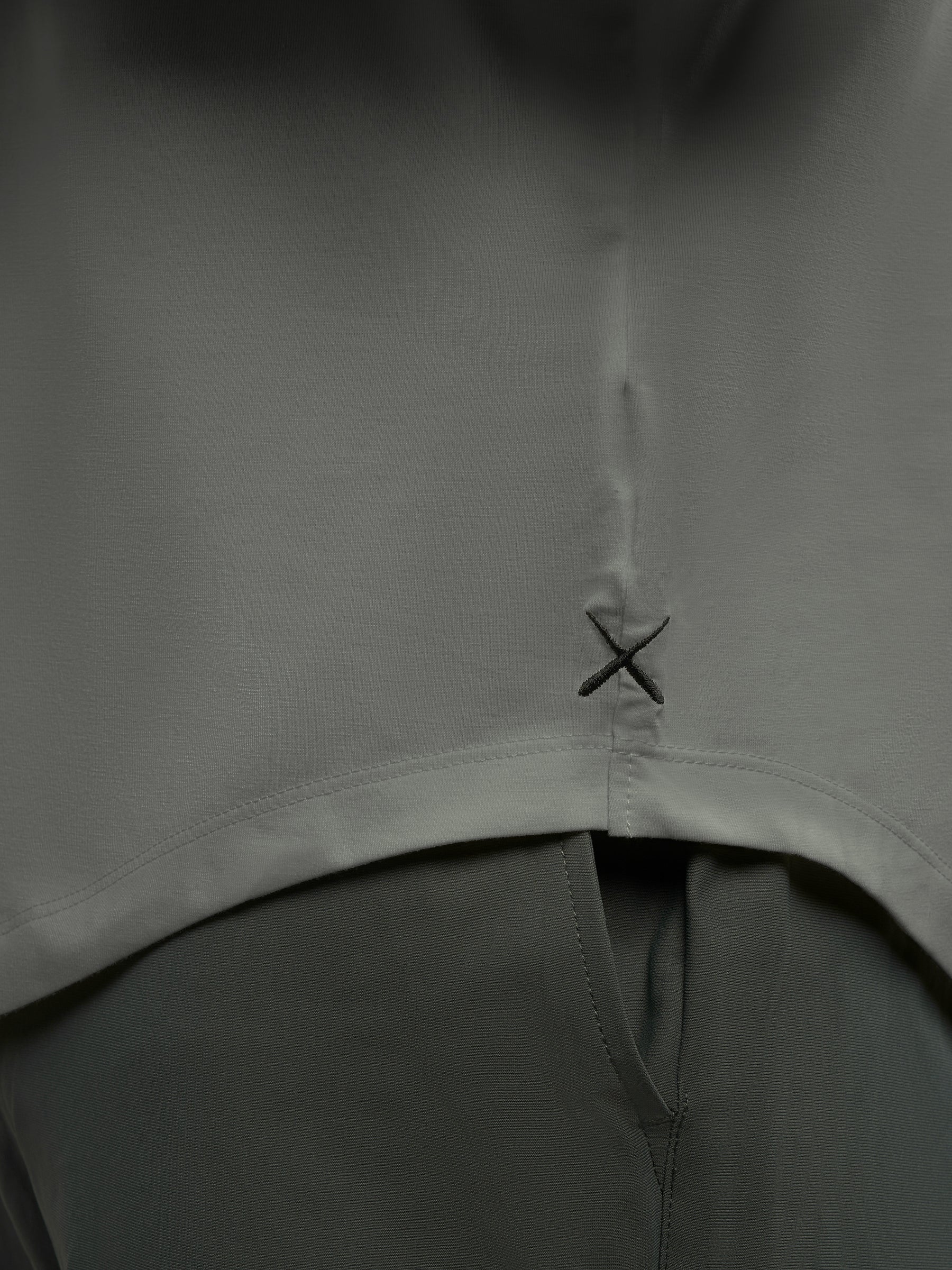AO Long Sleeve Curve-Hem Tee | Castor Grey Signature-Fit PYCA Pro®