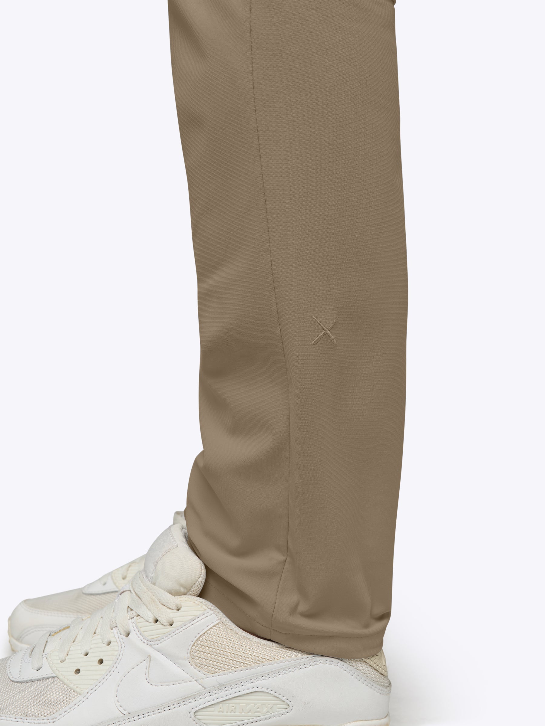 AO 5 Pocket Pant | Sepia Tint Slim-fit Versaknit®